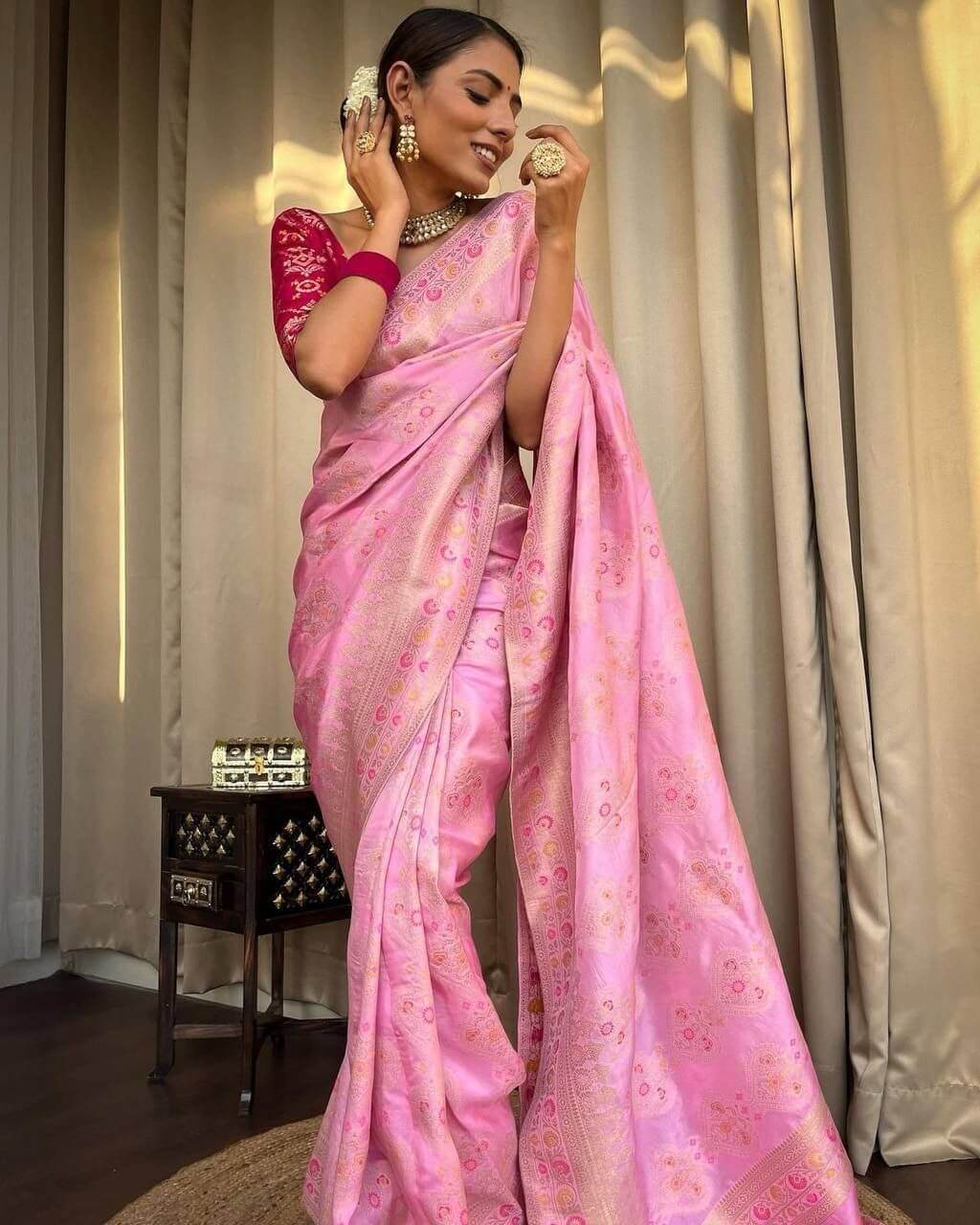 Women's Soft Traditional Durga Pooja Silk Saree With Blouse
