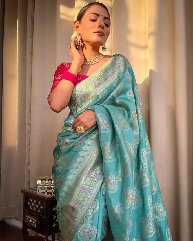 Women's Soft Traditional Durga Pooja Silk Saree With Blouse