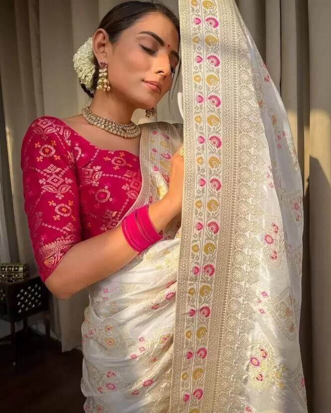 Women's Soft Traditional Durga Pooja Silk Saree With Blouse