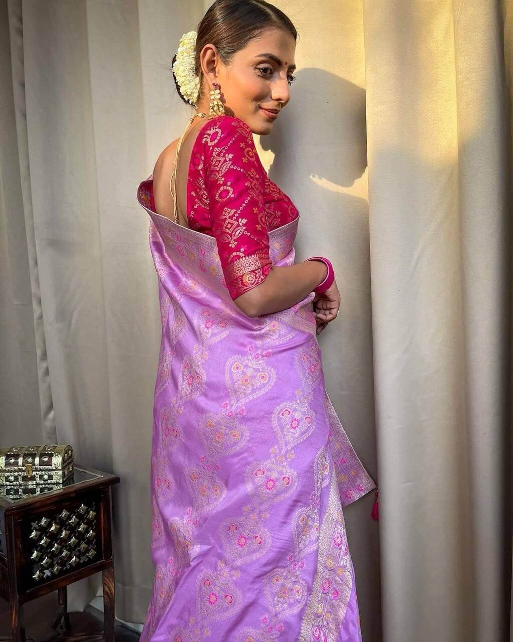 Women's Soft Traditional Durga Pooja Silk Saree With Blouse