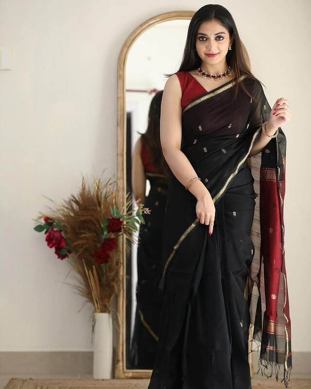 Women's Traditional Saree Soft Silk Saree With Blouse Piece