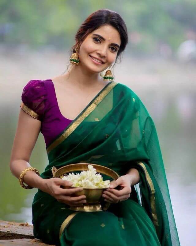 Women's Traditional Saree Soft Silk Saree With Blouse Piece
