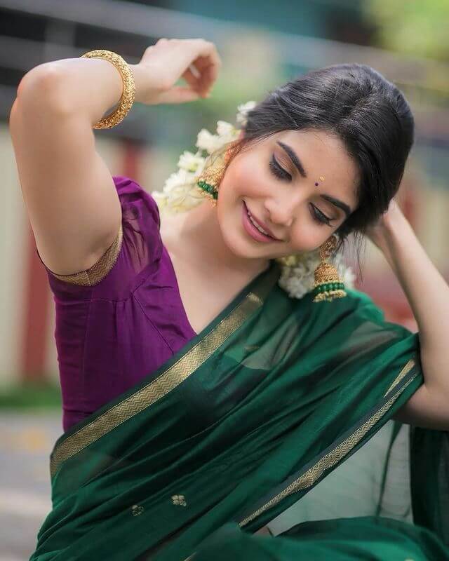 Women's Traditional Saree Soft Silk Saree With Blouse Piece