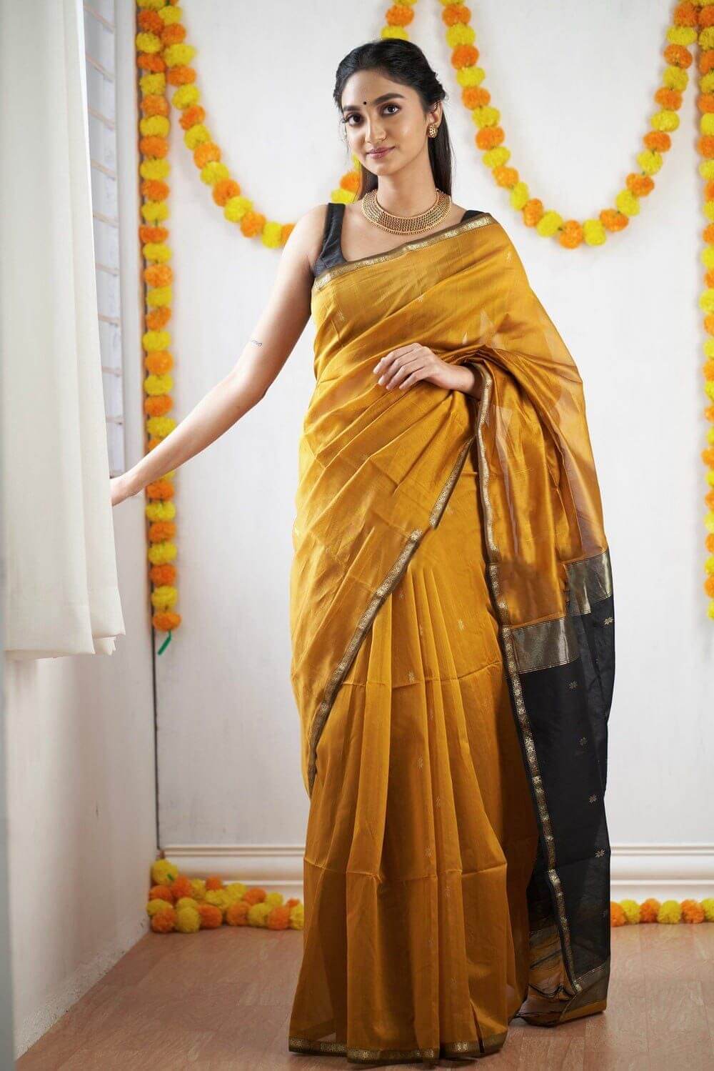 Women's Traditional Saree Soft Silk Saree With Blouse
