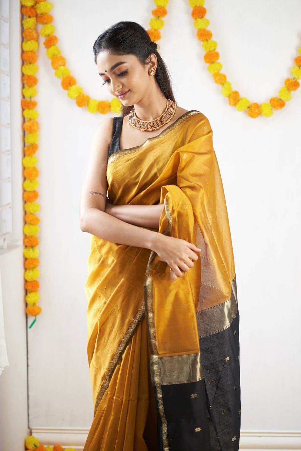 Women's Traditional Saree Soft Silk Saree With Blouse