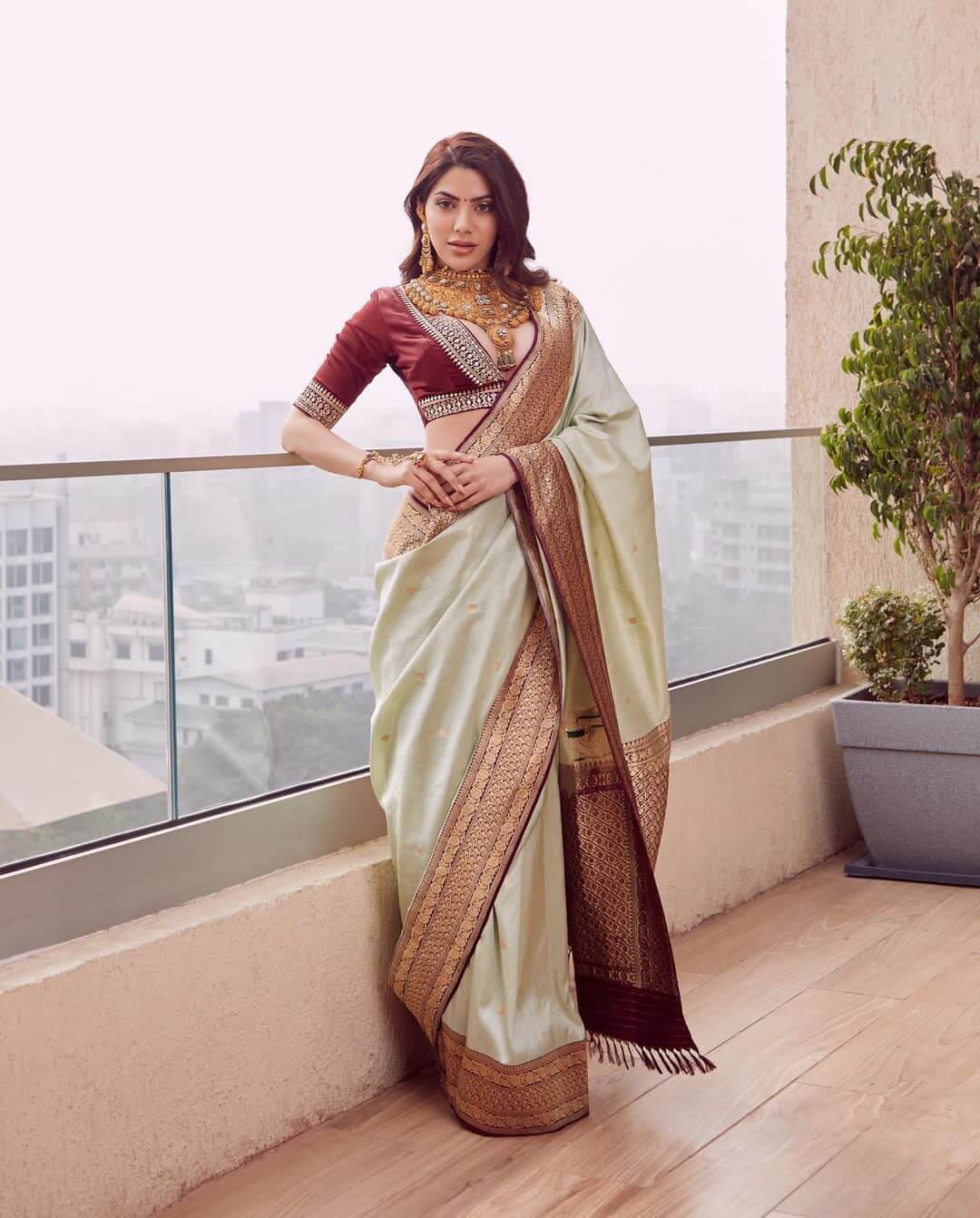 Women's Festive Wear Soft Silk Saree With Blouse Piece